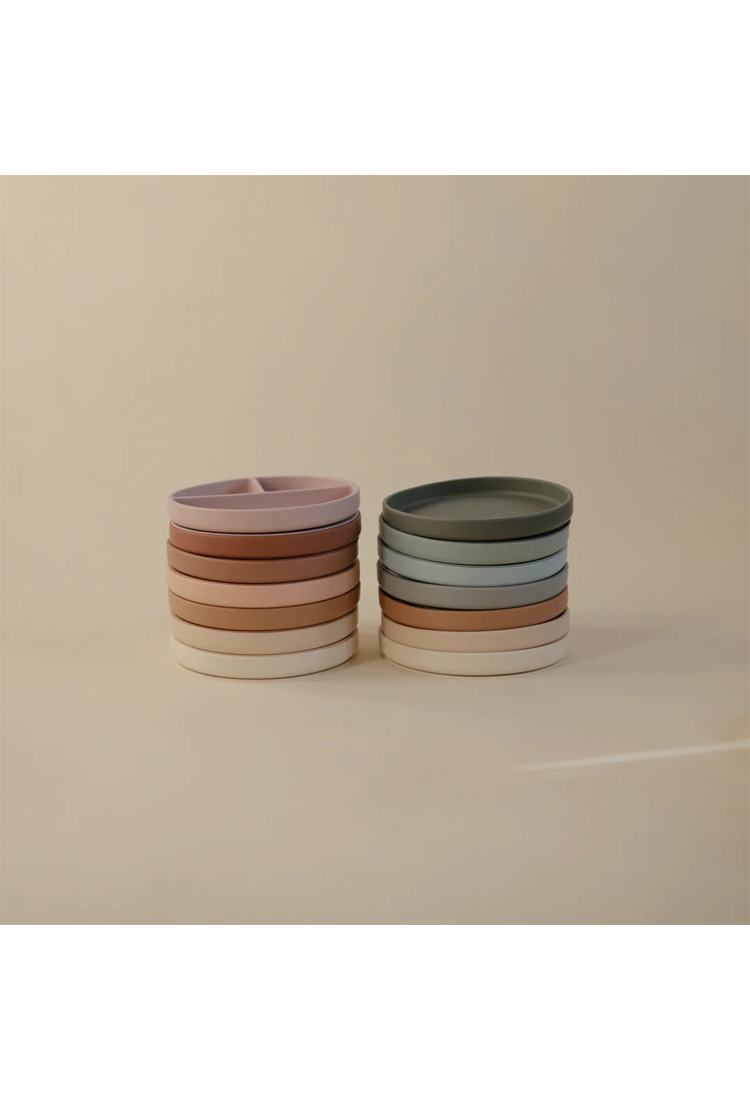 Assiette à ventouse en silicone Mushie, sable mouvant