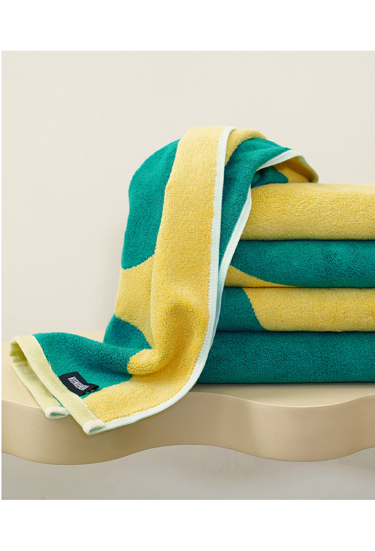 Serviette Keengenera Dawn, à venir