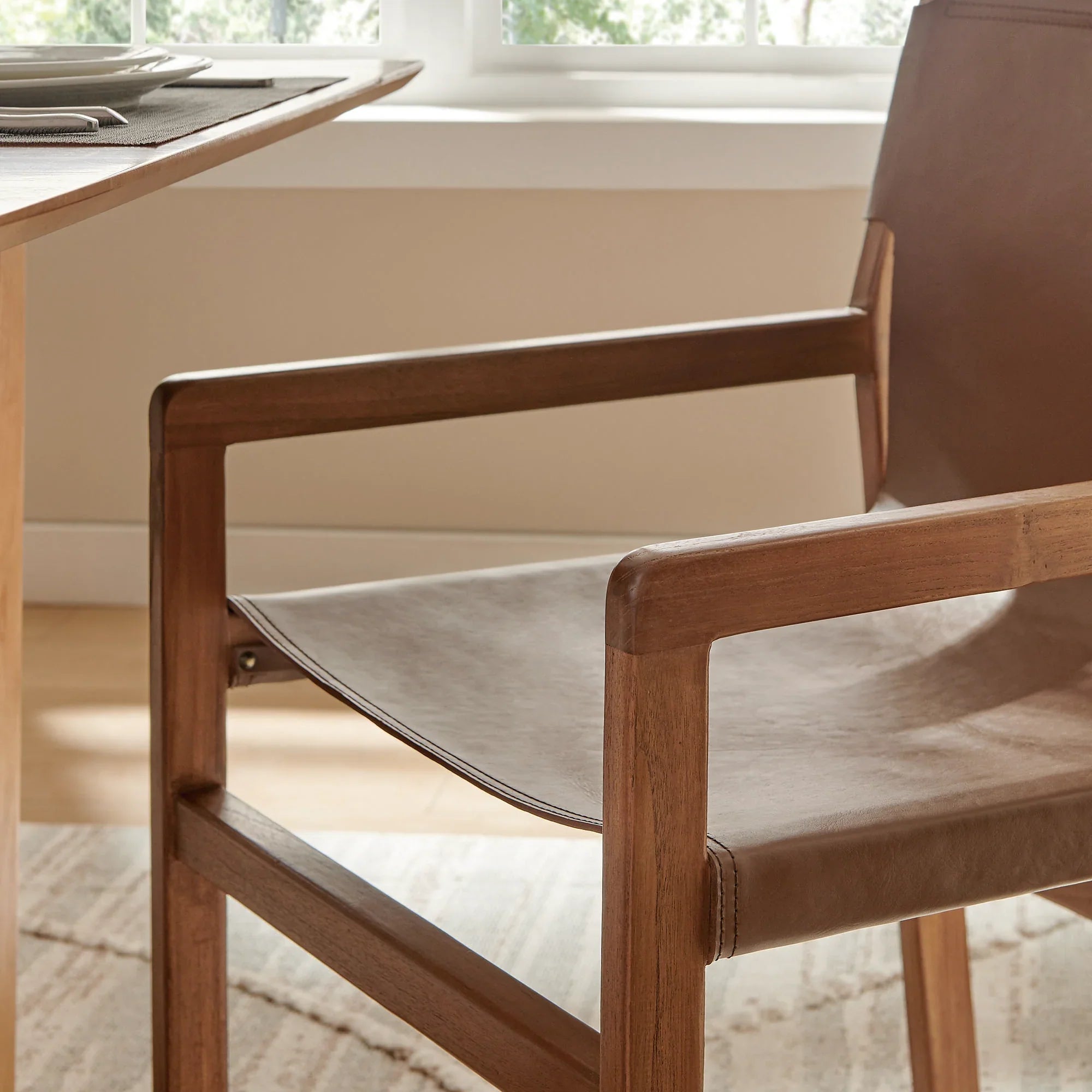 Chaise de salle à manger en cuir Sono marron muscade