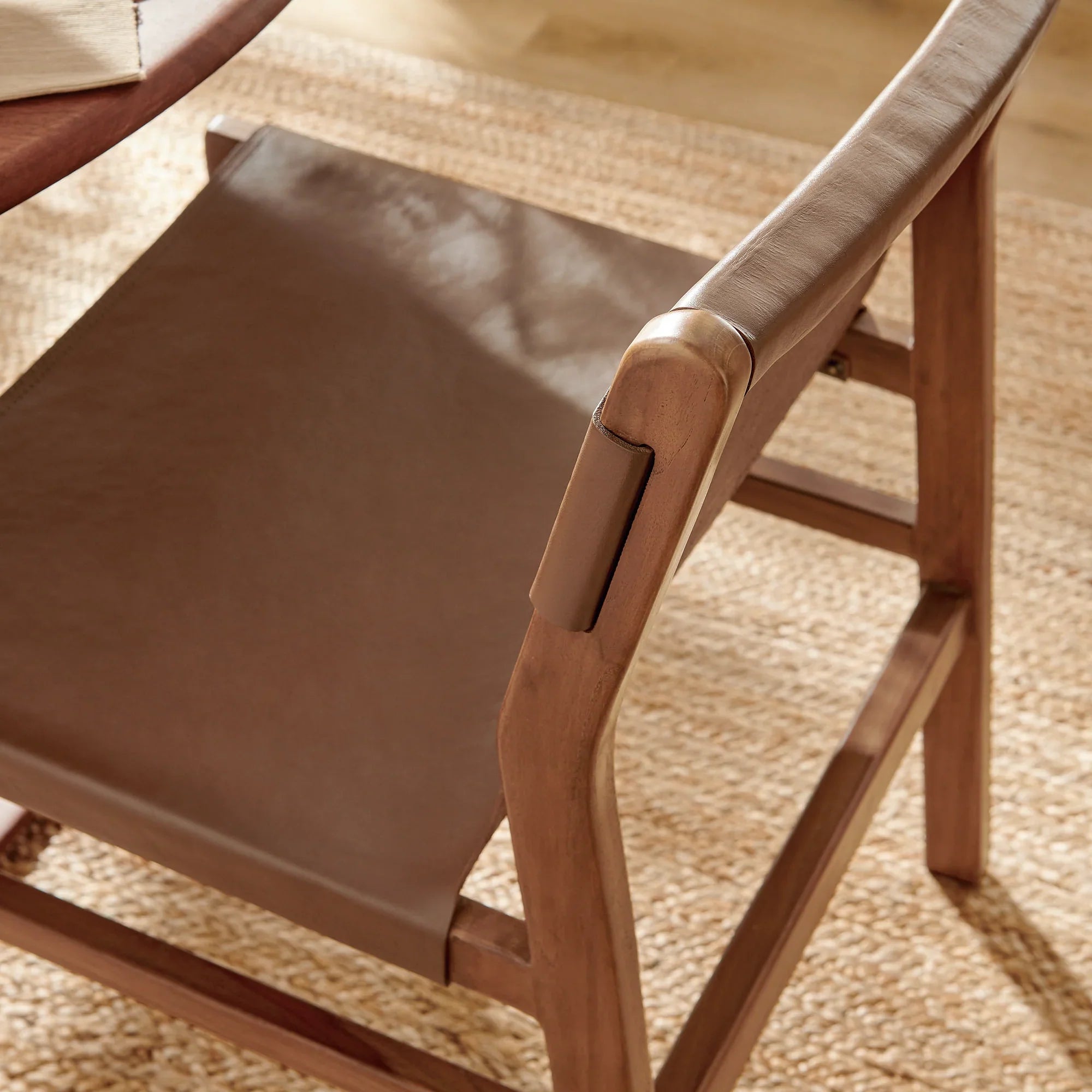 Chaise de salle à manger en cuir Sono, couleur marron muscade