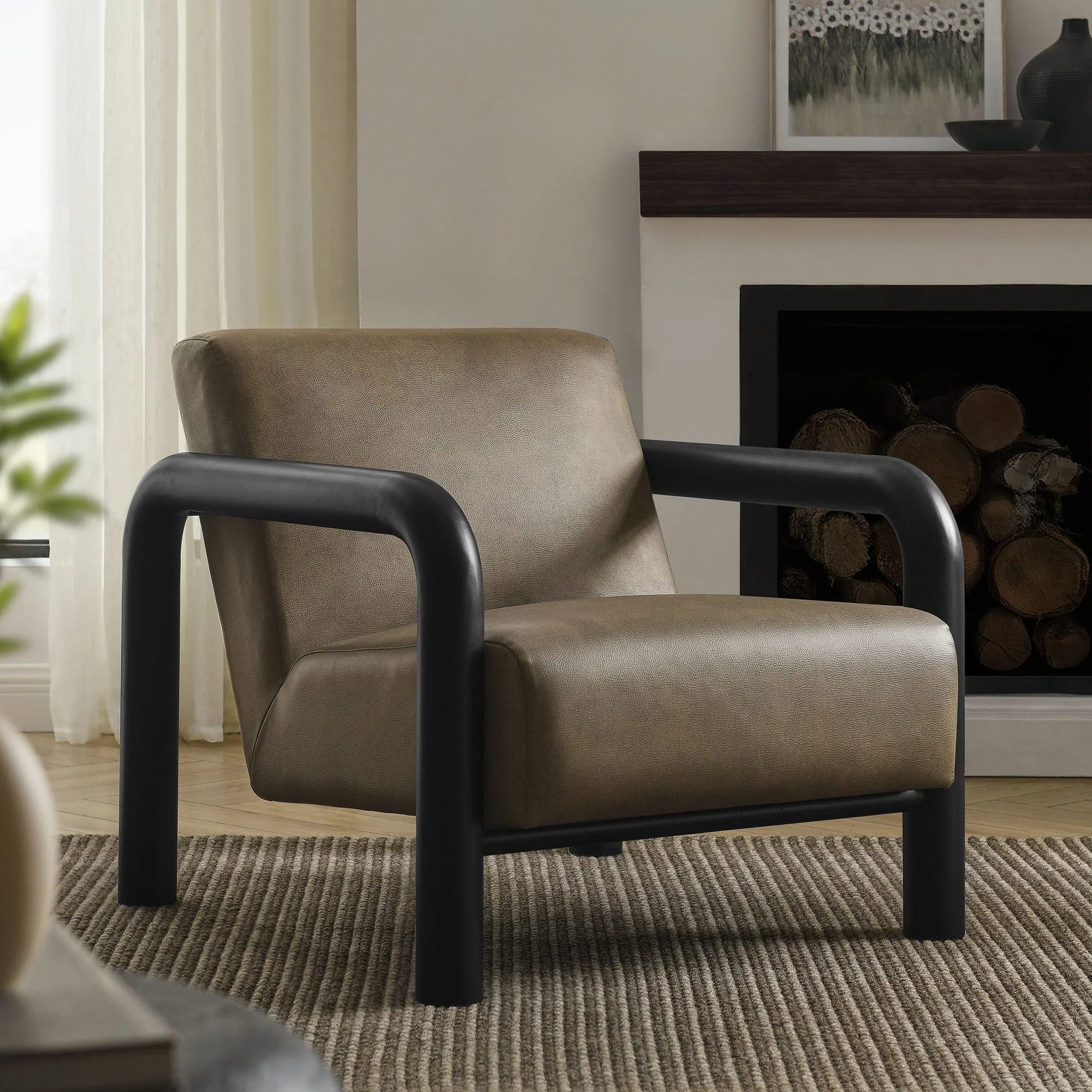 Fauteuil d'appoint Serene en cuir vegan noir champignon