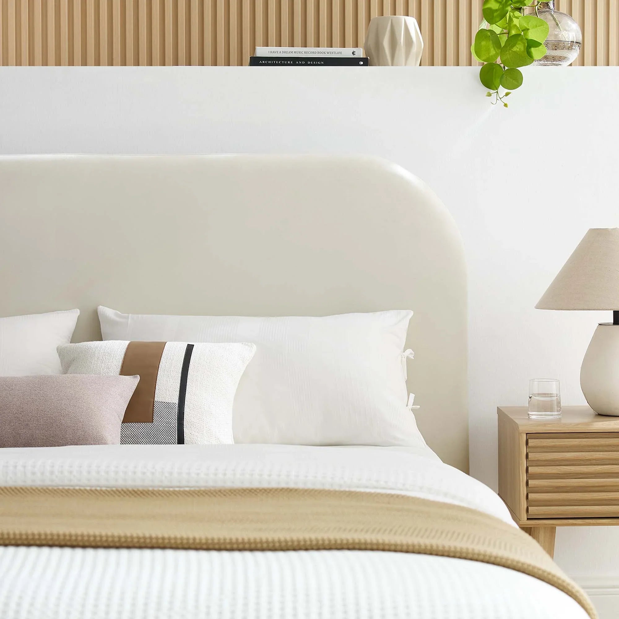 Lit double en velours Heather, couleur crème